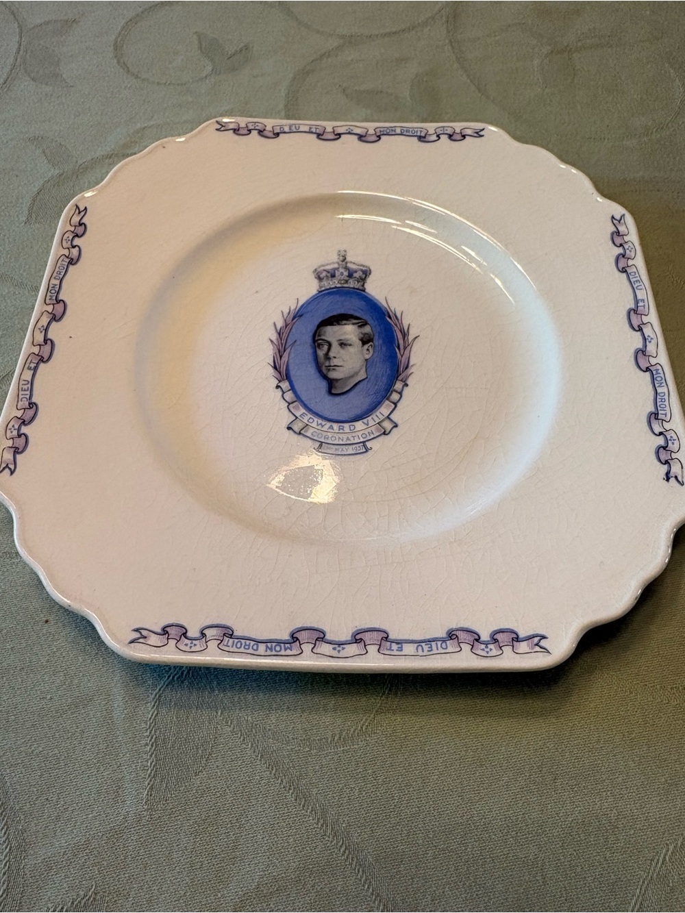 Commemorative plate - the coronation that never was